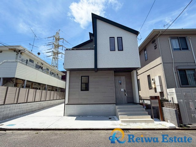 新築戸建　茅ヶ崎市堤の外観|閑静な住宅地に堂々と佇む家。