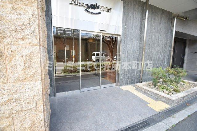 旧　オリーブコートのエントランス