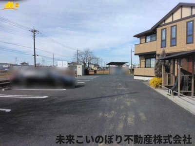 【駐車場】 | Gardens II | 車をお持ちの方に嬉しい駐車場付きの物件です