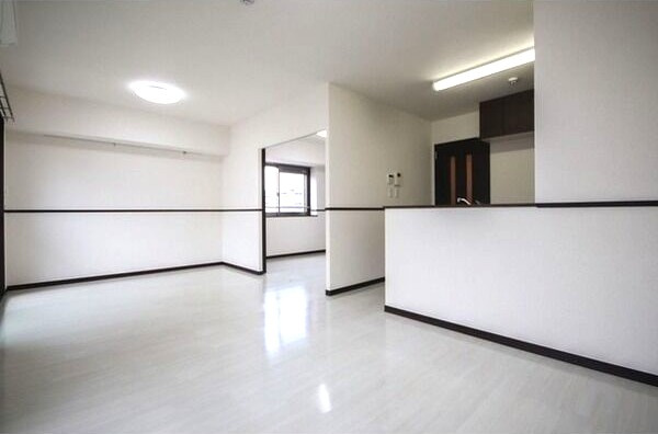 Ｌｏｔｕｓ覚王山の居間・リビング