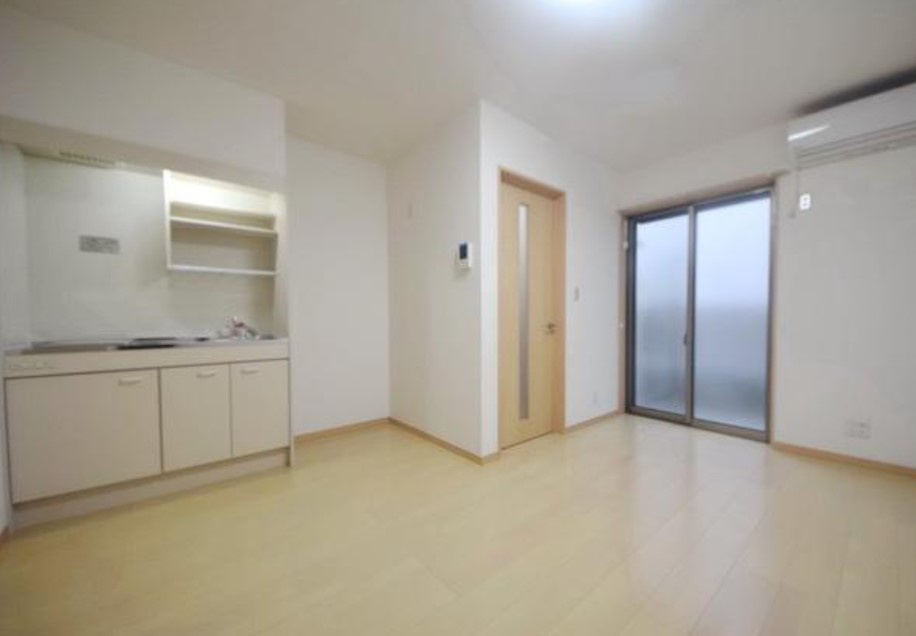 ペルソーナ上尾上町の居間・リビング|同建物別号室イメージ写真です。