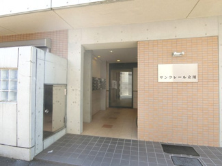 【エントランス】