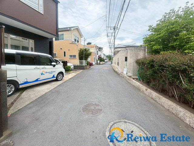 中古戸建　茅ヶ崎市十間坂3丁目の前面道路含む現地写真