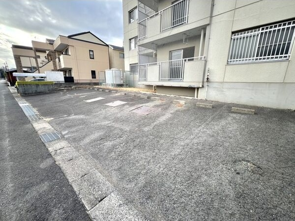 サンセットビレッジ　　刈谷市近郊の賃貸はクラスホーム刈谷店の駐車場
