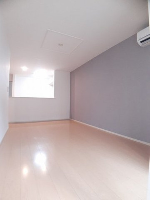 【居間・リビング】 | セイル・フィールド | こちらの居間で趣味の時間をお楽しみください