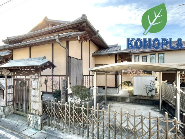 【中古戸建】高崎市箕郷町上芝の外観|■外観｜特徴のある個性的な住まいと美しい街並み、そして住みやすい環境を、ぜひ現地でご覧になりませんか。お気軽にお問合せください(^^)  