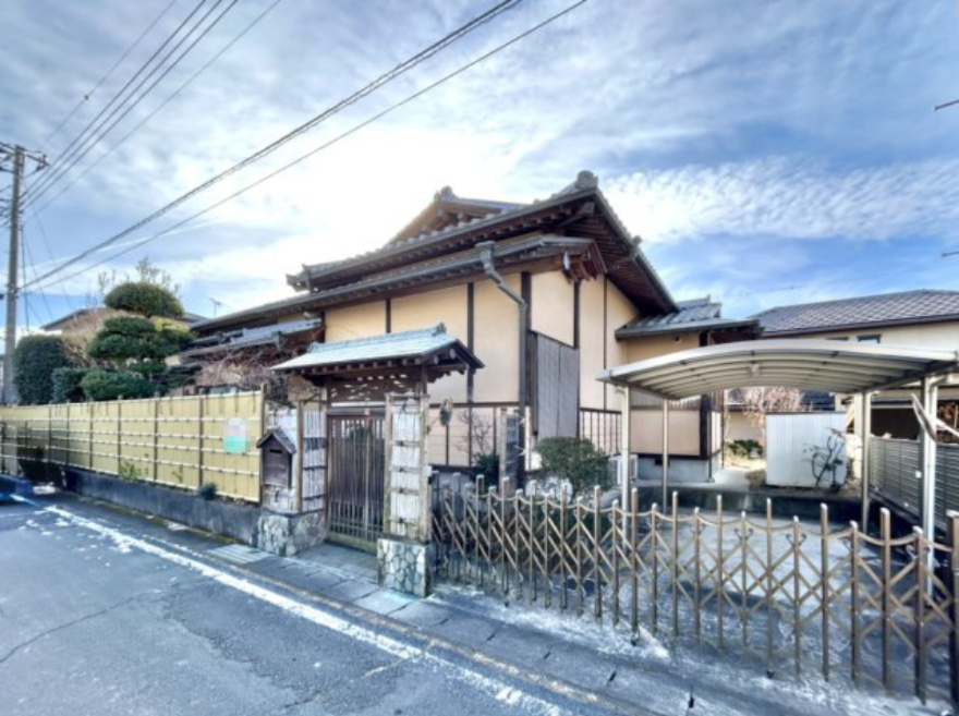【中古戸建】高崎市箕郷町上芝の外観|■外観|シンプルで洗練されたデザインは住まう人の色に染まり、個性を映し出します♪本日見学可能(*＾＾*)
