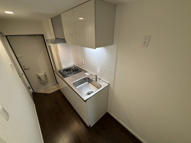 エルモーサのキッチン|ゆとりあるシンク幅※室内画像は別号室のもの