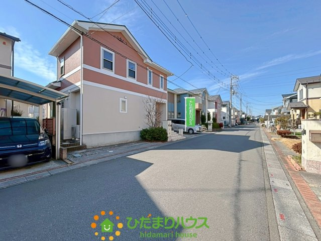 久喜市南栗橋6丁目　中古一戸建ての前面道路含む現地写真
