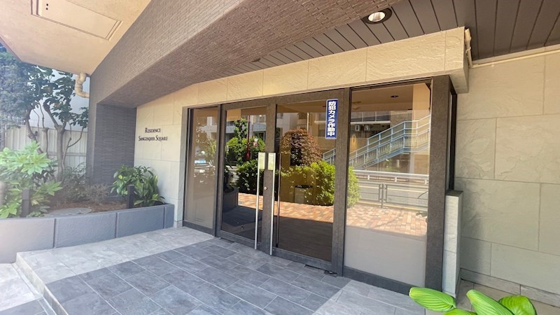 レジデンス三軒茶屋スクエアのエントランス