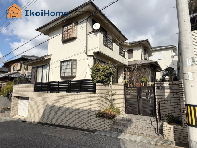 神戸市西区伊川谷町潤和　中古戸建のエントランス|物件・当店の最寄駅まで無料送迎！最短10分で指定場所へお迎えに向かいます！まずはお問い合わせください