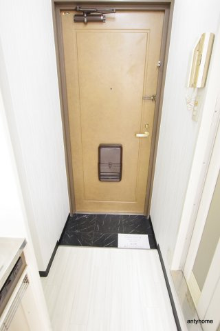 カムネス経大前　仲介手数料無料の玄関