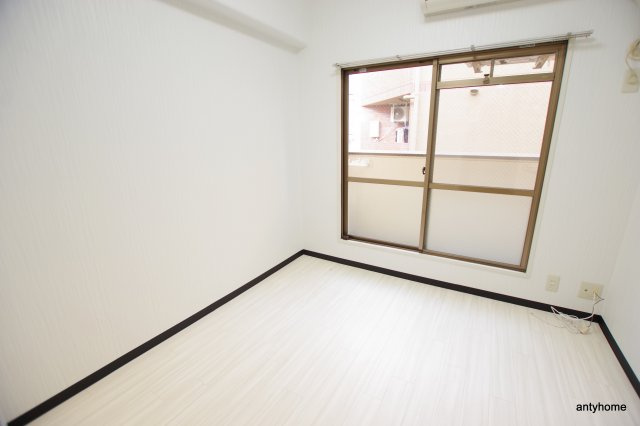 カムネス経大前　仲介手数料無料の寝室