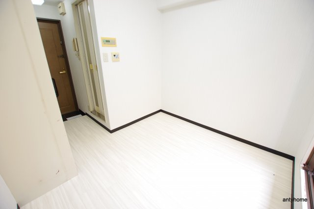 カムネス経大前　仲介手数料無料の洋室