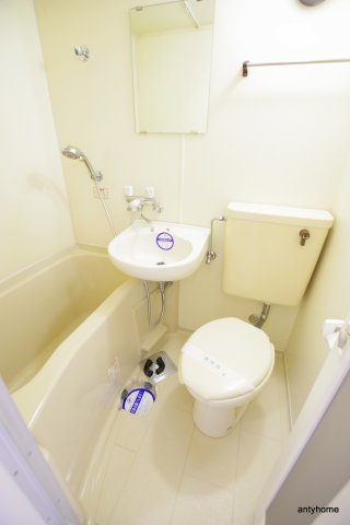 カムネス経大前　仲介手数料無料の浴室