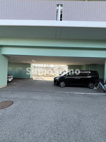 アンクレーゼの駐車場|駐車スペースもあります