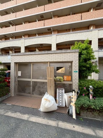 オーキッドレジデンス塚本のエントランス