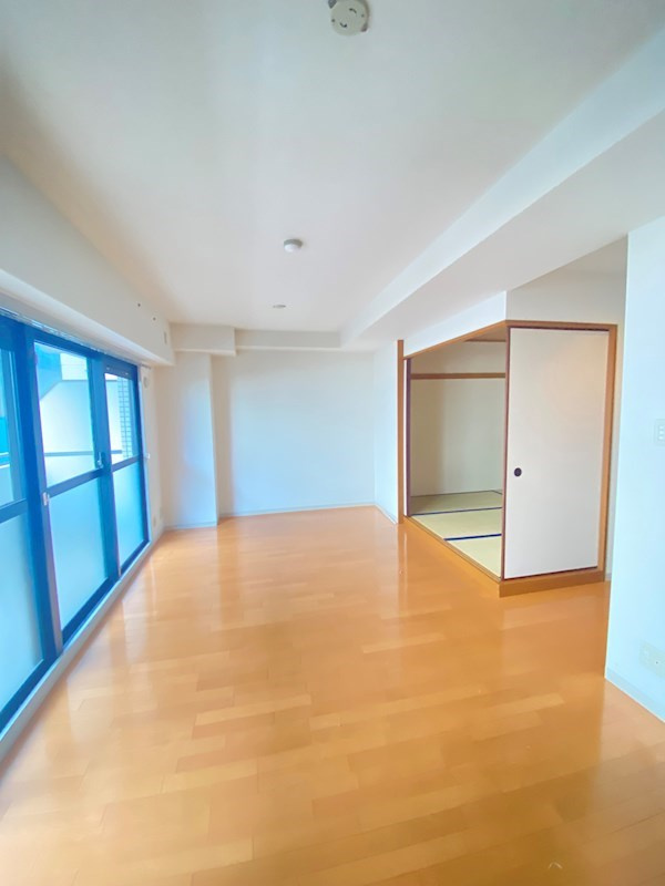 ロイヤル神戸池田広町の居間・リビング