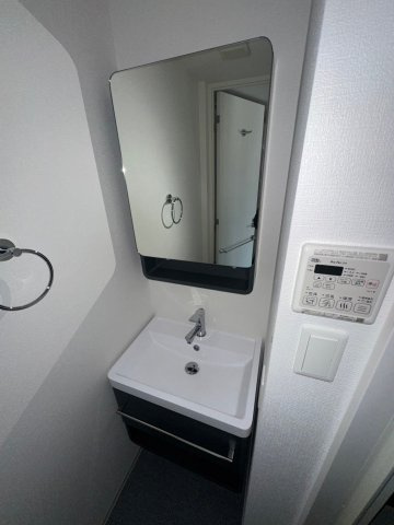 セレニテ神戸ミラクの独立洗面台