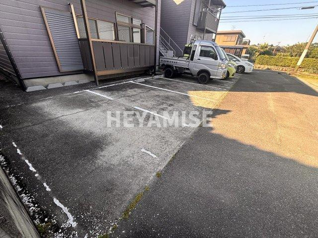 ヒンメルハイツの駐車場