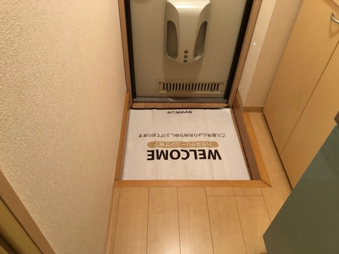 ロイヤルクレスト五号館の玄関