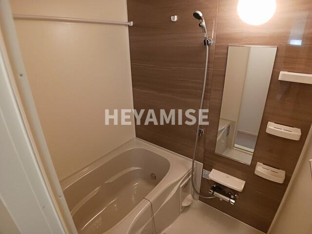 エイティエイト富の原Ⅰの浴室