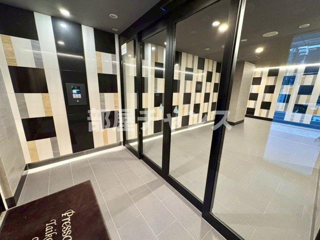 プレサンス太閤通ファシールのエントランス