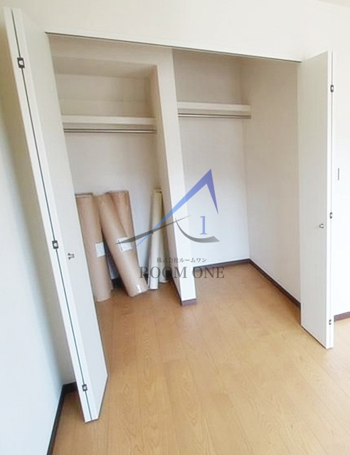 Ｌｕｓｔ　Ｓｔｒａｈｌの洗面所|独立洗面台です。