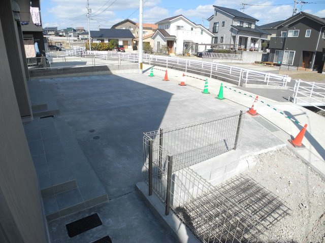 プルミエ　バトーの駐車場