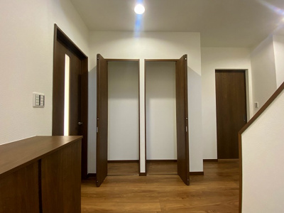 【玄関】 | 香芝市西真美1丁目【リフォーム済】