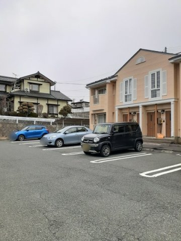 グレースアゼリアＡの駐車場