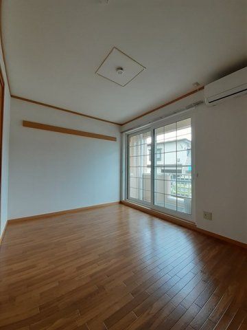 グレースアゼリアＡの居間・リビング