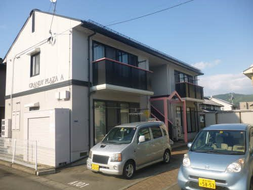 グランディ プラザ Ａ