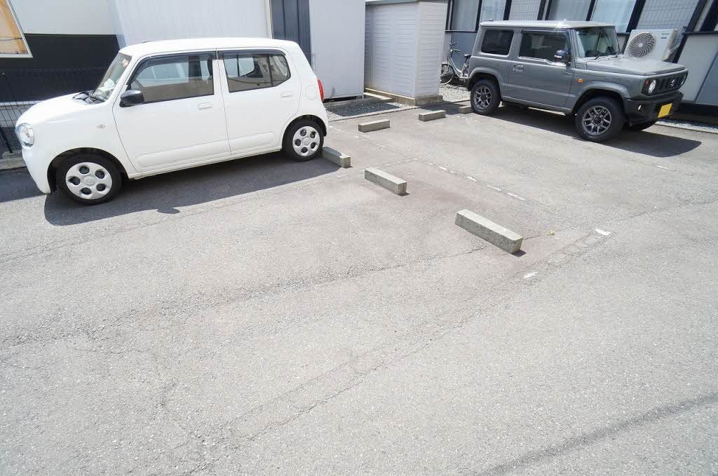 アビタシオン Ａの駐車場