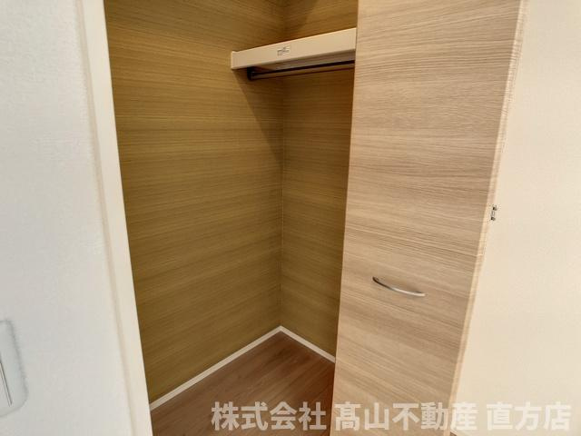 直方市知古１丁目のアパートの収納