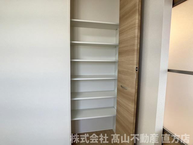 直方市知古１丁目のアパートの収納