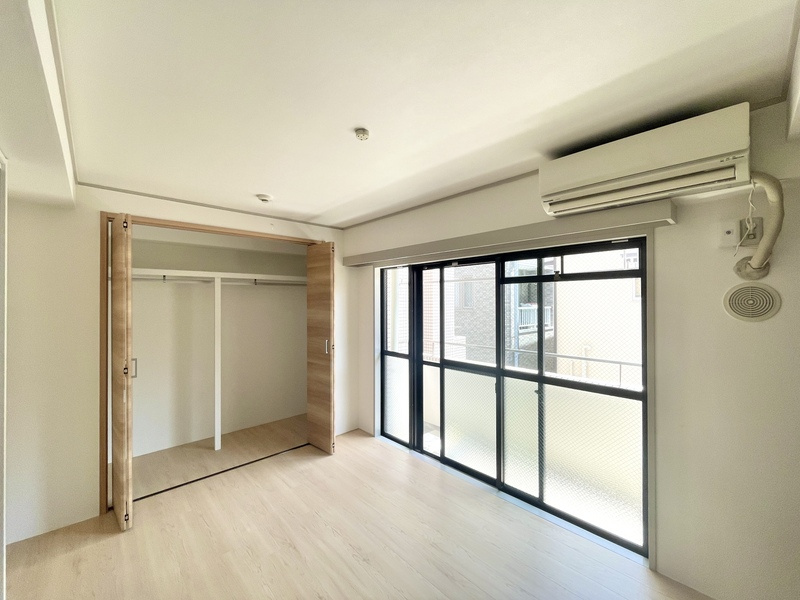 ロワイヤル東井堀１２の居間・リビング