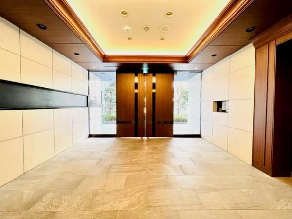 ＣＡＳＡ　ＥＳＴ　ＣＯＲＴＡのエントランス