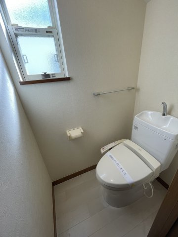 サンパティーク逗子　Ｂ棟のトイレ|温水洗浄便座
