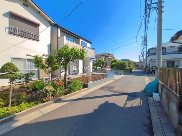 入間市東町4丁目・全1棟　新築一戸建　～収納スペース豊富～の前面道路含む現地写真|2026年5月14日撮影