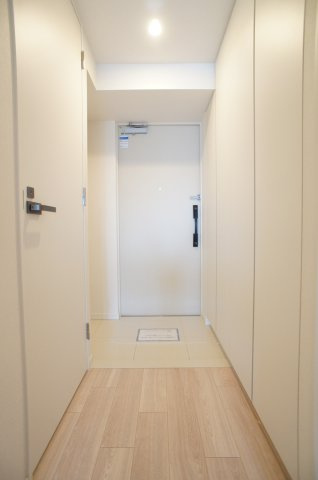 プライムメゾン江古田の杜イーストの玄関