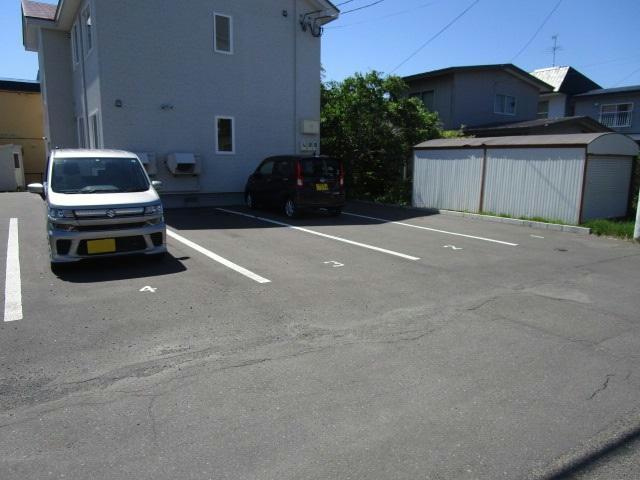 ドレモつくしの駐車場