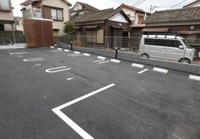 レオパレスＭａｉｓｏｎ　Ｌｕｍｉｅｒｅの駐車場