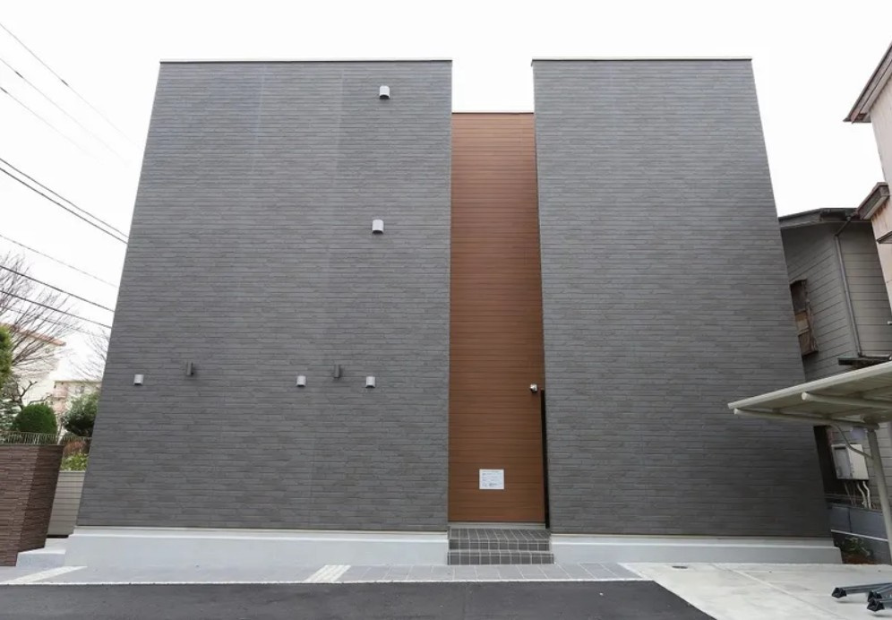 レオパレスＭａｉｓｏｎ　Ｌｕｍｉｅｒｅのエントランス