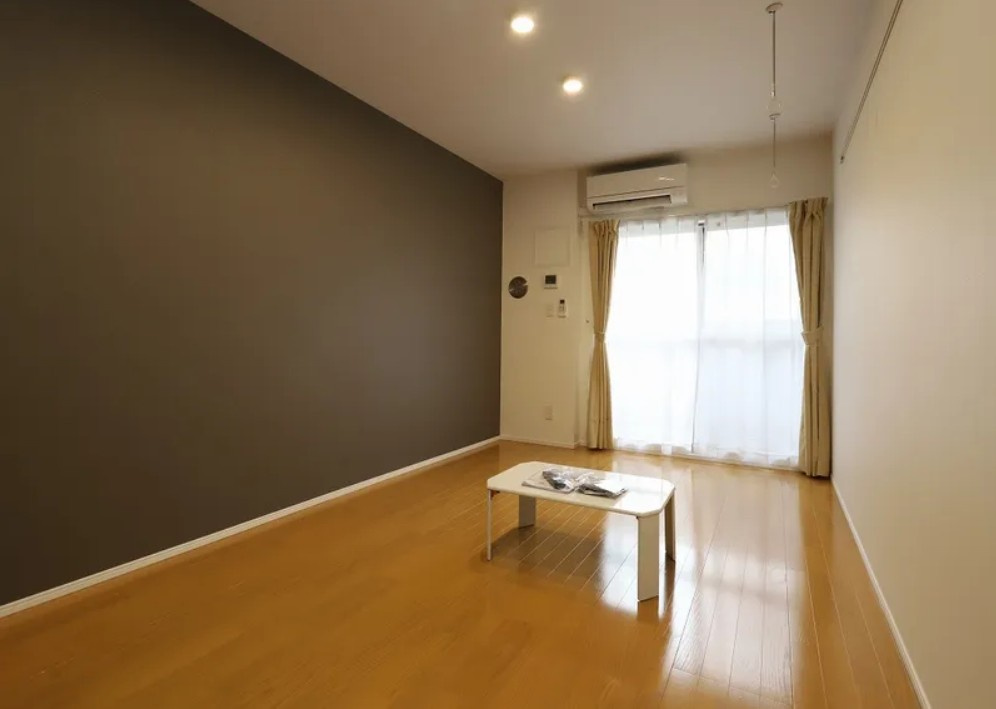 レオパレスＭａｉｓｏｎ　Ｌｕｍｉｅｒｅの居間・リビング