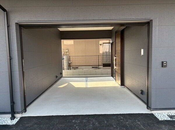 ＳＴＯＮＥ ＶＩＬＬＡＧＥの駐車場