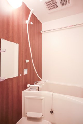 【浴室】 | Calm三萩野 | 大きな浴槽で日々の疲れを癒していただけます。