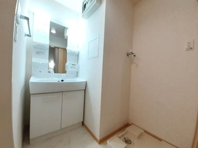 【洗面所】 | ベルニーニ | スペースが確保できる洗面所です