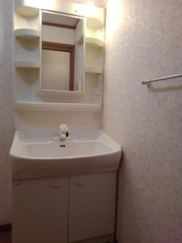 ソレイユ北島　Ａの洗面所|ゆったりとスペースのある洗面所