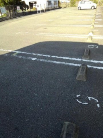 ソレイユ北島　Ａの駐車場|駐車場があります